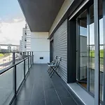 Modern 2-Bedroom Apartment In Expo