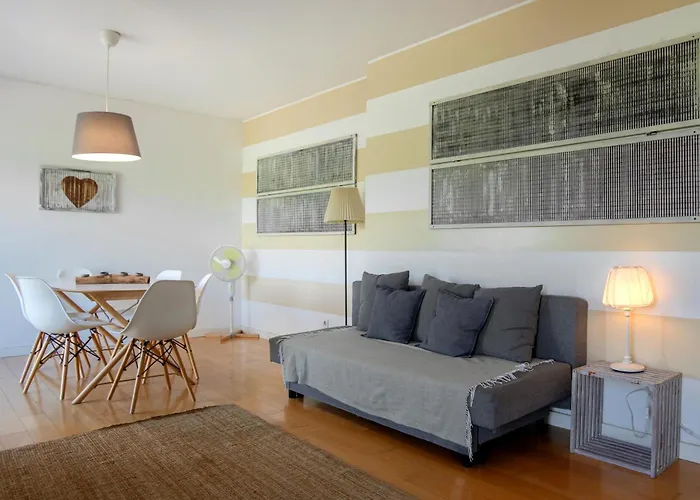 Modern 2-Bedroom Apartment In Expo