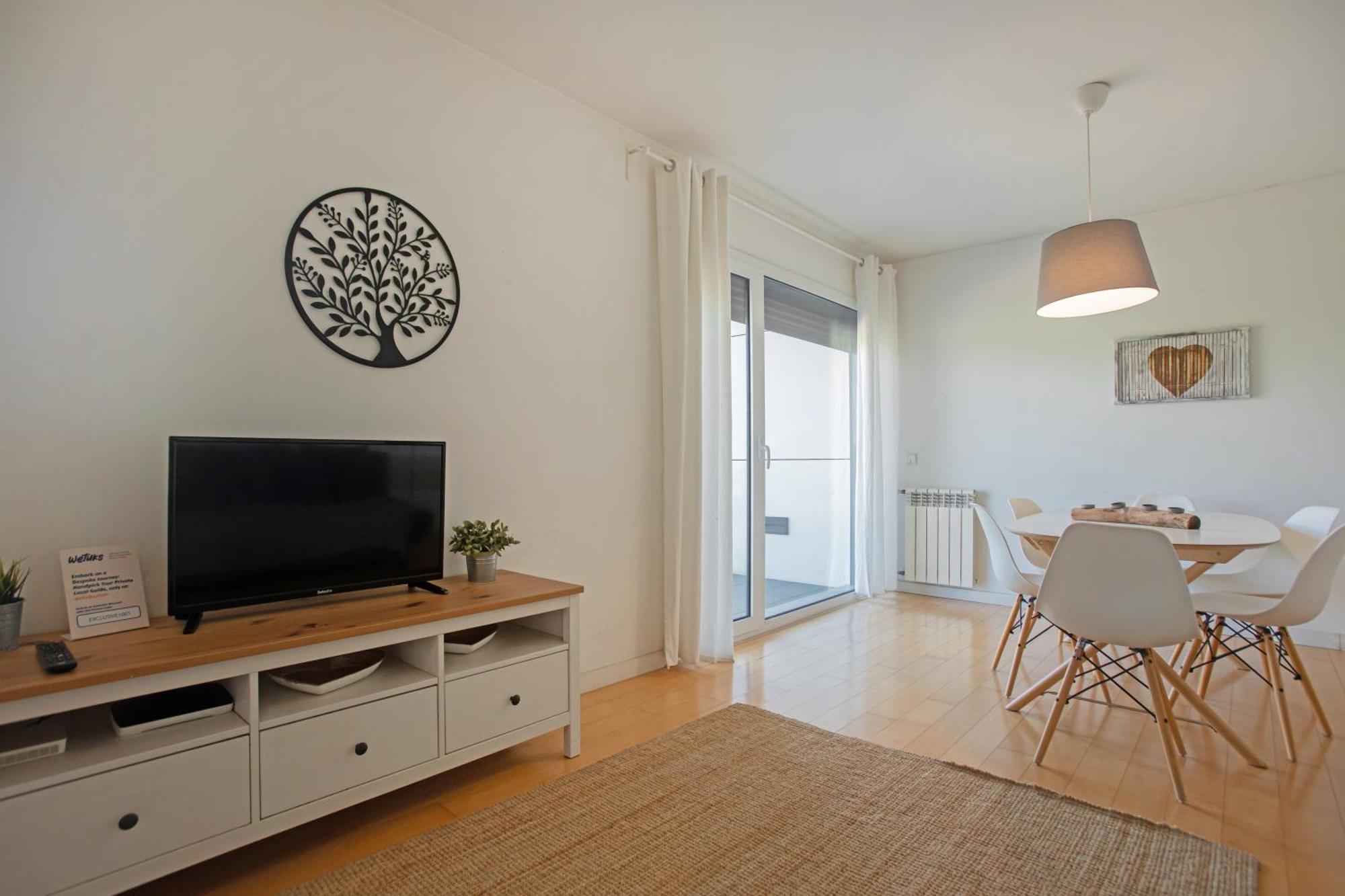 Modern 2-bedroom In Expo Apartment *